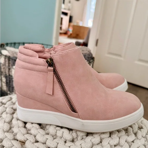 Dream Pairs Pink Wedge Sneakers - Picture 2 of 4